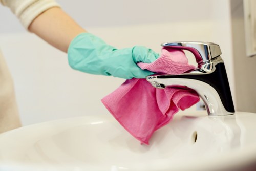 Professional end of tenancy cleaning for a W1G apartment kitchen