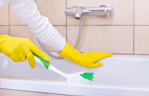 Period apartment clearance in the W1G area with careful handling